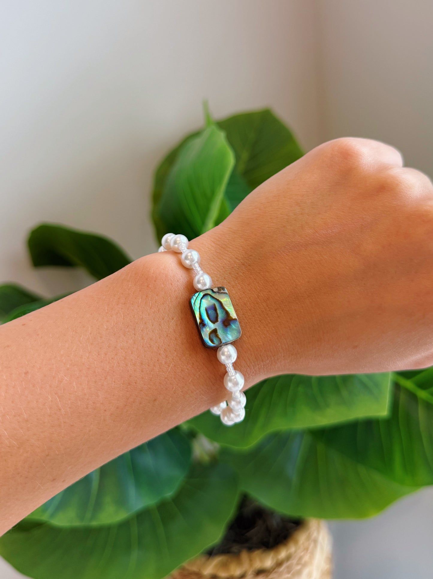 Clear Abalone Pearl Beaded Bracelet