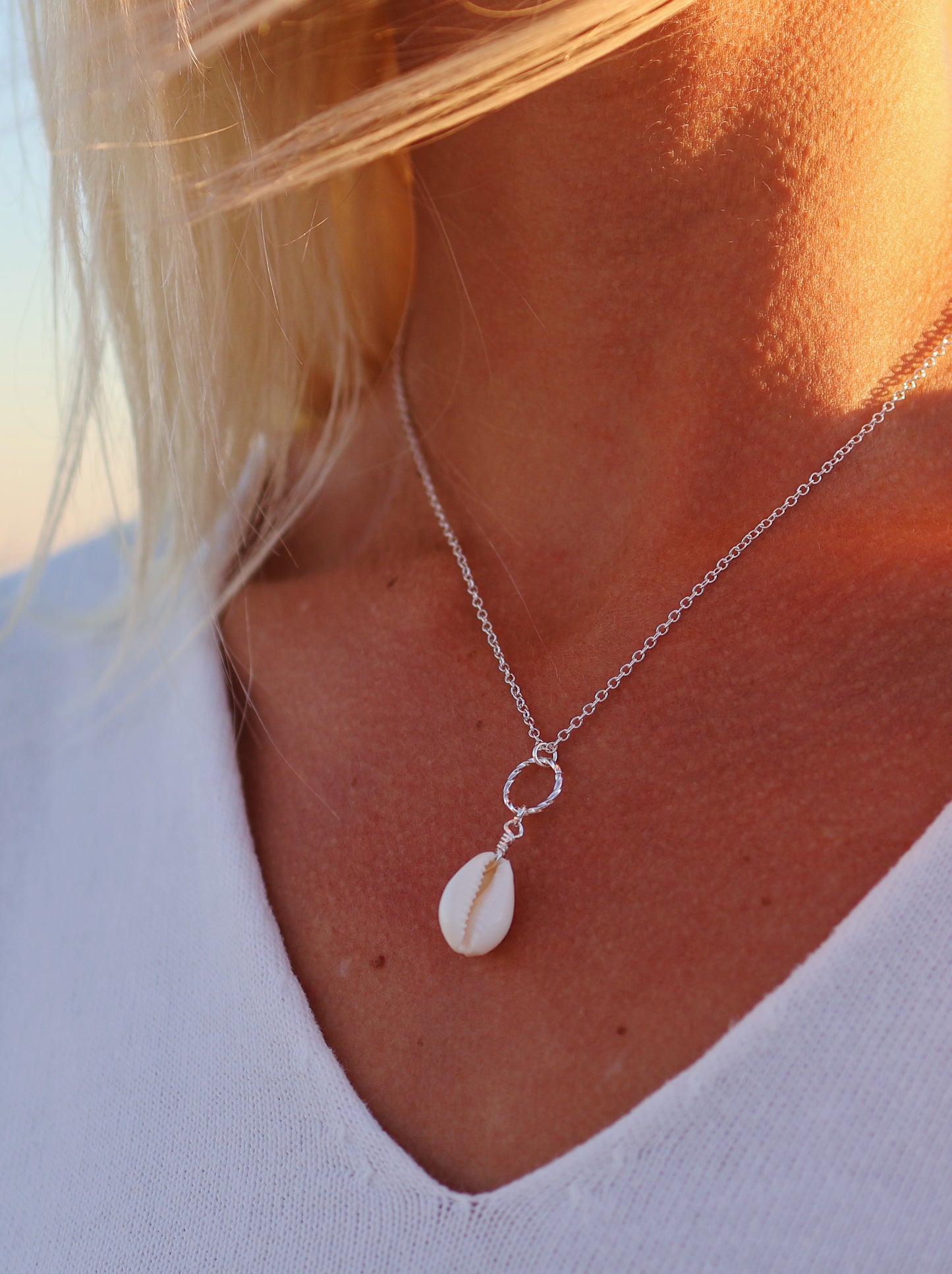 Silver Cowrie Shell Hammered Circle Necklace