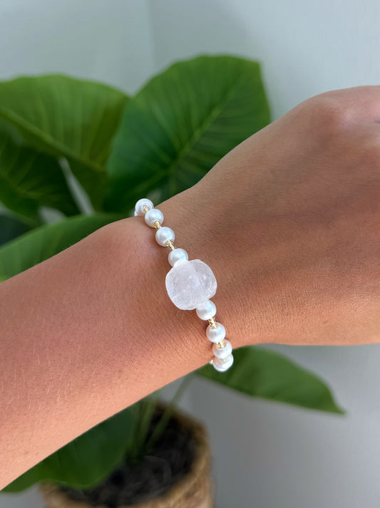 Gold Clear Sea Glass Pearl Bracelet
