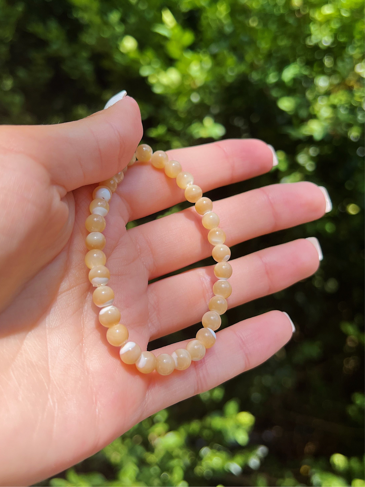 Natural Mother of Pearl Bracelet Medium Beads